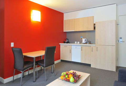 Metro Apartments On Bank Place - Accommodation Asia 5