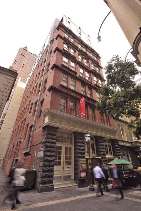 Metro Apartments On Bank Place - Accommodation Asia 7