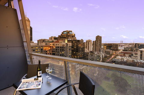 Apartments @ 350 William - Accommodation Asia 4