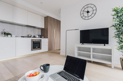 Cosmo Central Hotel Apartment - Accommodation Guide 24