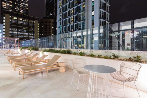 Cosmo Central Hotel Apartment - Accommodation Guide 17