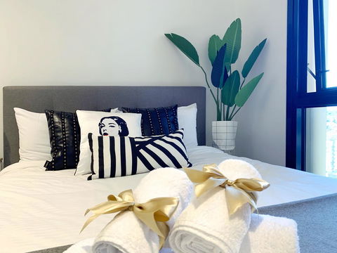 Cosmo Central Hotel Apartment - Accommodation Guide 1