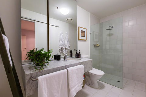 Auguste, Melbourne CBD Private Accommodation With Parking - Accommodation Guide 11