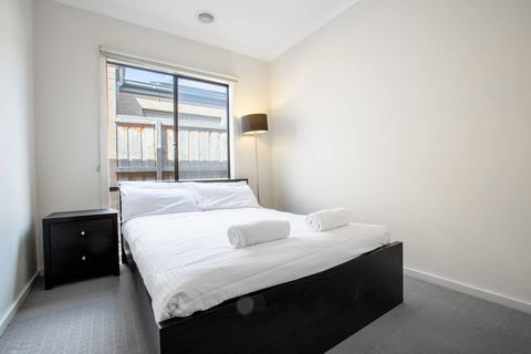 Holiday Rose - Accommodation Asia 11