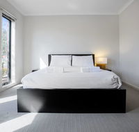 Point Cook Home with a Lovely View in Salt Water - Accommodation Asia