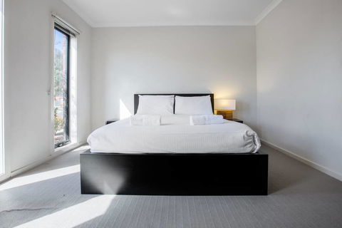 Holiday Rose - Accommodation Asia 0