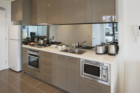 28 Nights Apartments - Accommodation Guide 15