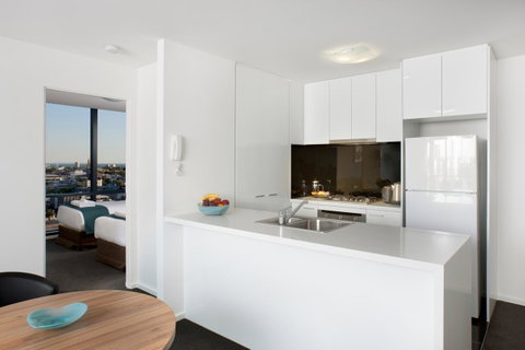 28 Nights Apartments - Accommodation Guide 16