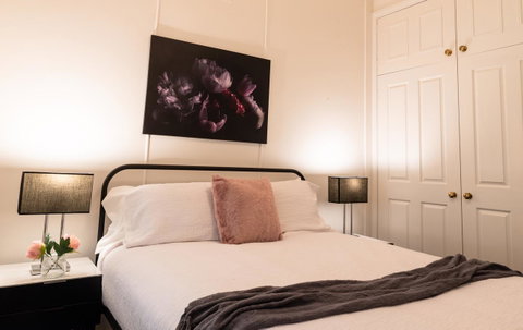 The Orchard House - Accommodation Guide 12