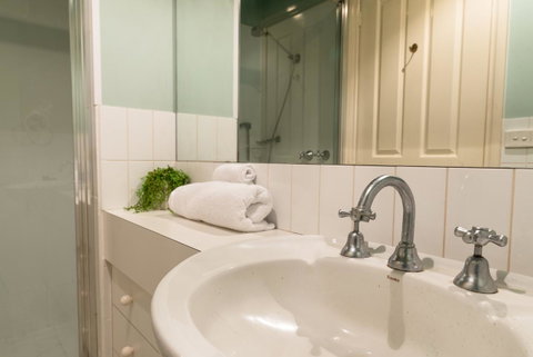 The Orchard House - Accommodation Guide 4