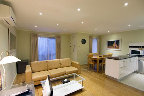 Best Western Plus Buckingham International - Accommodation Guide 21