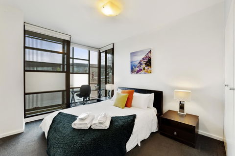 Signature Waterfront Apartments - Accommodation Asia 3