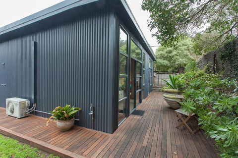 The Love Shack - Romantic Bungalow - Accommodation Asia 1
