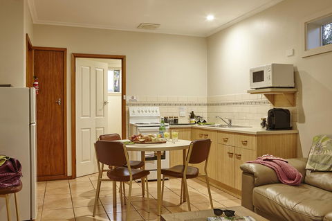 Goldfield Holiday Units - Accommodation Asia 7