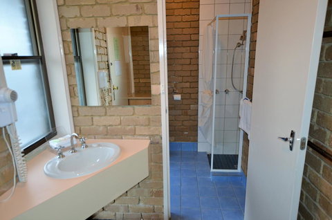 Tropicana Motor Inn - Accommodation Asia 11