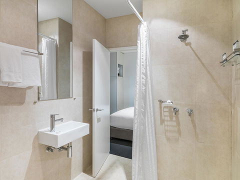 Oaks Melbourne On Collins Suites - Accommodation Guide 16