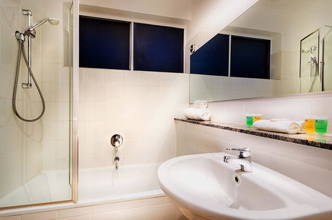 Crest On Barkly Hotel - Accommodation Asia 21
