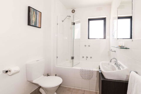 Comfort Hotel East Melbourne - Accommodation Asia 2