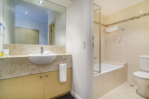 Clarion Suites Gateway - Accommodation Guide 12