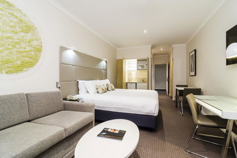 Clarion Suites Gateway - Accommodation Guide 28