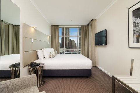 Clarion Suites Gateway - Accommodation Guide 10