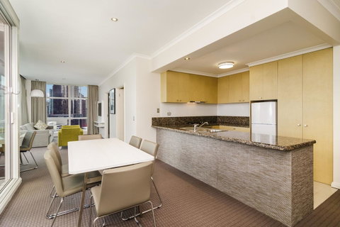 Clarion Suites Gateway - Accommodation Guide 7