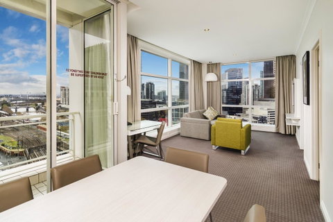 Clarion Suites Gateway - Accommodation Guide 0