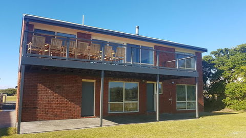 Sunsets On Martyrs Luxury Coastal Beach House Peterborough - Accommodation Guide 24