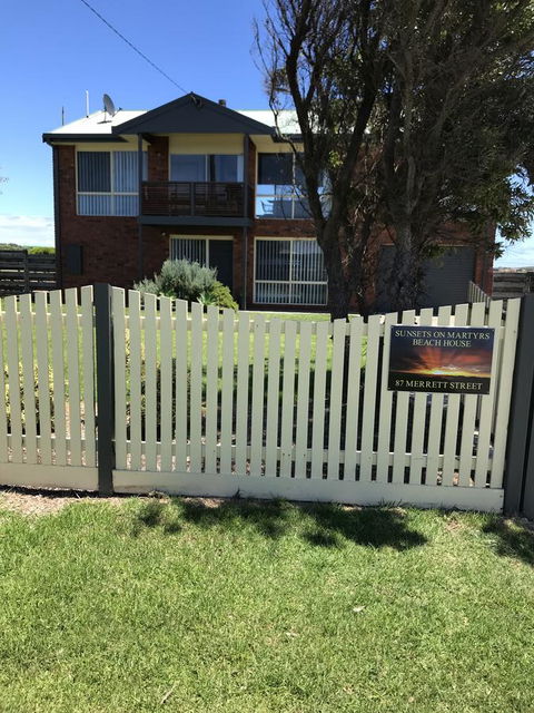 Sunsets On Martyrs Luxury Coastal Beach House Peterborough - Accommodation Guide 20