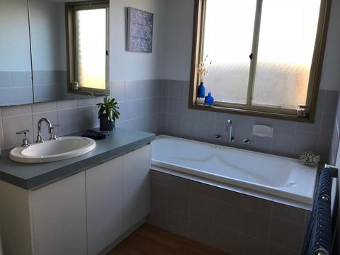 Sunsets On Martyrs Luxury Coastal Beach House Peterborough - Accommodation Guide 17