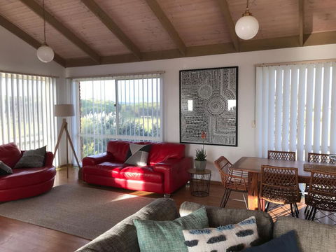 Sunsets On Martyrs Luxury Coastal Beach House Peterborough - Accommodation Guide 11