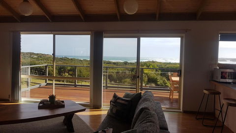 Sunsets On Martyrs Luxury Coastal Beach House Peterborough - Accommodation Guide 6
