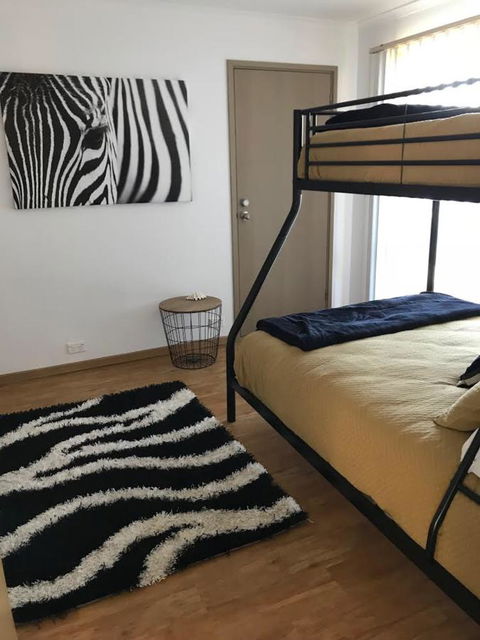 Sunsets On Martyrs Luxury Coastal Beach House Peterborough - Accommodation Guide 16