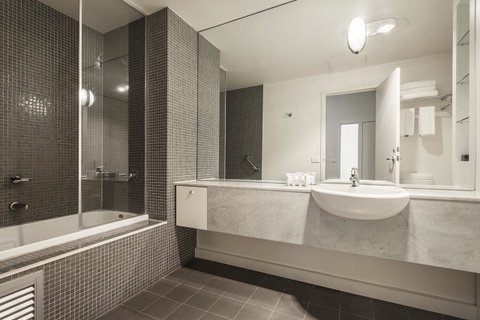 Melbourne CBD Central Apartment Hotel Official - Accommodation Guide 4