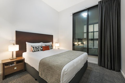 Melbourne CBD Central Apartment Hotel Official - Accommodation Guide 13