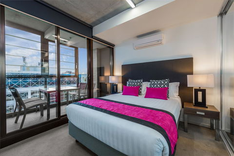 Mantra St Kilda Road - Accommodation Guide 1