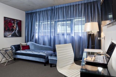 Mantra St Kilda Road - Accommodation Guide 6