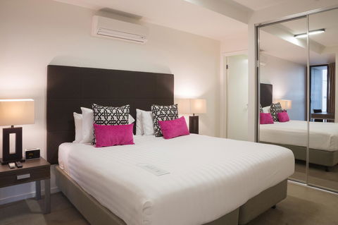 Mantra St Kilda Road - Accommodation Guide 12