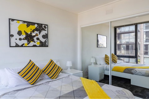 225 Melbourne Tower - Accommodation Guide 2