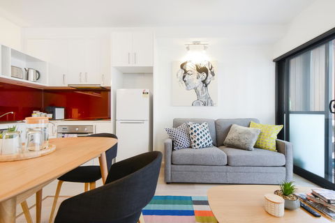 Canvas Suites On Russell Place - Accommodation Guide 13