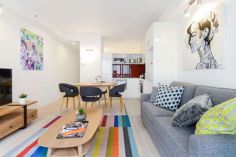 Canvas Suites On Russell Place - Accommodation Guide 11