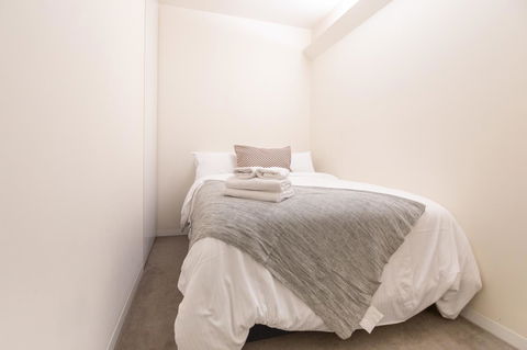 Canvas Suites On Russell Place - Accommodation Guide 3