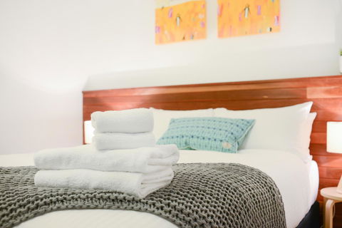 Canvas Suites On Russell Place - Accommodation Guide 7