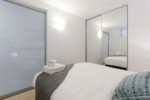 Canvas Suites On Russell Place - Accommodation Guide 9