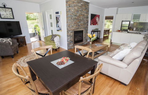 Abbys Cottages Bright - Accommodation Asia 6