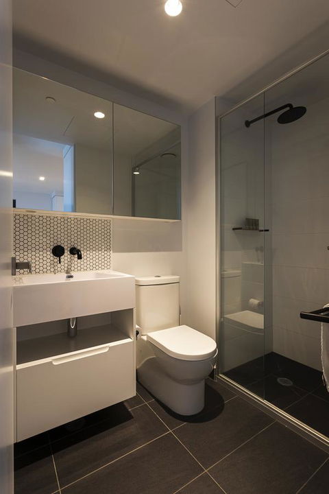Ali & Hill Accommodation@lighthouse - Accommodation Guide 1