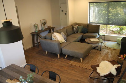 4 Autumn Grove - Accommodation Asia 4