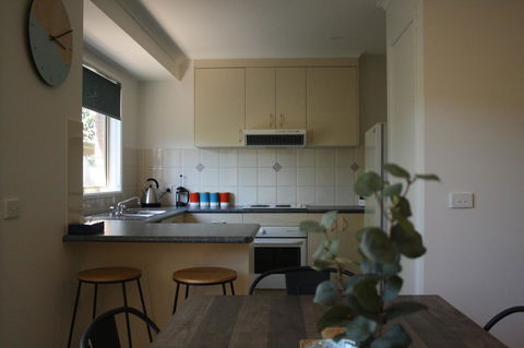 4 Autumn Grove - Accommodation Asia 6