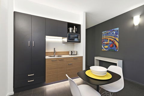 Vue Apartments Geelong - Accommodation Guide 3