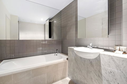 ULTIQA Little Collins (located At The Hero Apartment Building) - Accommodation Guide 15